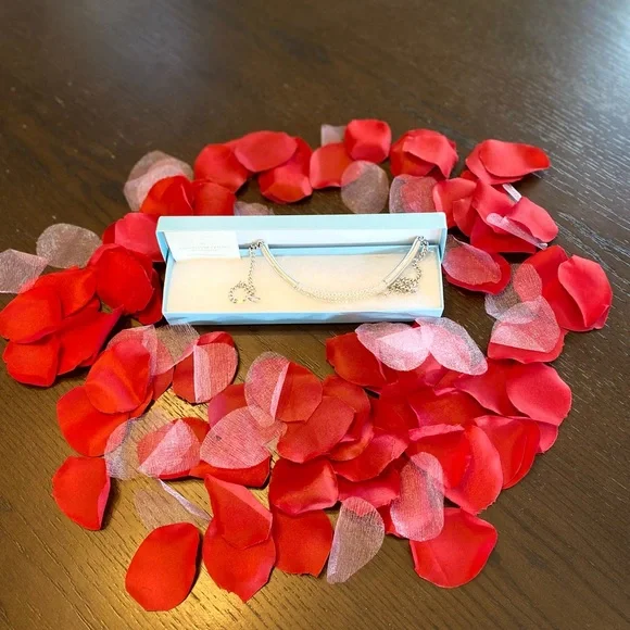 PRICE DROP!!🍃🌹🍃Gorgeous Crystal Necklace - Picture 6 of 9